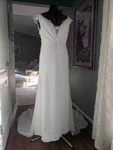 Load image into Gallery viewer, Ti Adora by Allison Webb &#39;7706&#39; size 6 sample wedding dress front view on mannequin
