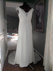 Ti Adora by Allison Webb '7706' size 6 sample wedding dress front view on mannequin