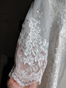 Mingdas 'Long Sleeve' size 4 new wedding dress view of sleeves