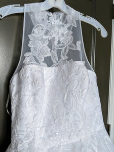 Vera Wang White 'Illusion Floral' size 4 new wedding dress front view close up