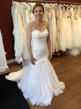 Load image into Gallery viewer, Martina Liana &#39;Mermaid&#39; size 8 sample wedding dress front view on bride
