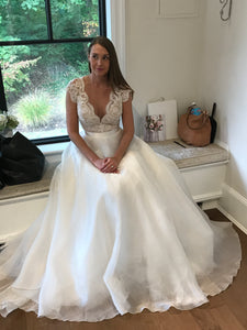 Suzanne Neville 'Cezanne' size 8 new wedding dress front view on bride