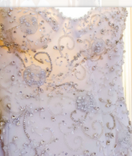 Load image into Gallery viewer, Michelle Roth &#39;Custom&#39; size 6 used wedding dress front view on hanger

