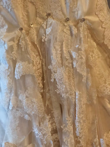Stella York '5840' size 2 used wedding dress view of bustle