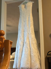 Load image into Gallery viewer, Stella York &#39;5840&#39; size 2 used wedding dress front view on hanger
