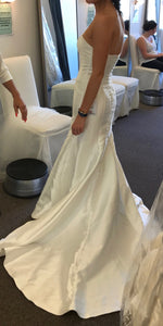 Bridal Garden 'Sweetheart' size 6 new wedding dress side view on bride