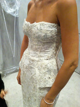 Load image into Gallery viewer, Monique Lhuillier &#39;Opulence&#39; - Monique Lhuillier - Nearly Newlywed Bridal Boutique - 3

