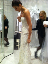 Load image into Gallery viewer, Monique Lhuillier &#39;Opulence&#39; - Monique Lhuillier - Nearly Newlywed Bridal Boutique - 4
