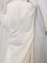 Load image into Gallery viewer, Nicole Miller &#39;Dakota&#39; size 4 new wedding dress close up of bustline
