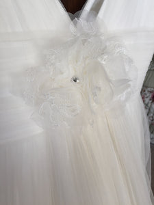 Augusta Jones 'Isala' size 4 new wedding dress close up view of front of dress