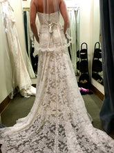 Load image into Gallery viewer, Watters &#39;Oma&#39; size 6 new wedding dress back view on bride
