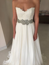 Load image into Gallery viewer, Custom &#39;Belle by Mirror Mirror UK&#39; - unknown - Nearly Newlywed Bridal Boutique - 3
