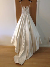 Load image into Gallery viewer, Allure &#39;Ballgown&#39; size 4 new wedding dress back view on hanger
