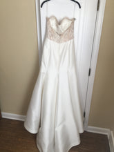 Load image into Gallery viewer, Lela Rose &#39;The Harbour&#39; size 4 sample wedding dress back view on hanger
