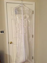 Load image into Gallery viewer, Rosa Clara &#39;Idoia&#39; size 8 new wedding dress front view on hanger
