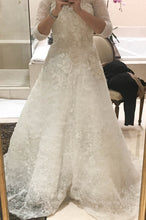 Load image into Gallery viewer, Oscar de la Renta &#39;MTO&#39; size 4 new wedding dress front view on bride
