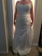 Load image into Gallery viewer, Pronovias &#39;Torino&#39; size 16 sample wedding dress front view on bride
