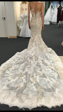 Load image into Gallery viewer, Pronovias &#39;Verda&#39; size 2 used wedding dress back view on bride
