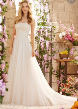 Load image into Gallery viewer, Mori Lee &#39;6801&#39; size 20 new wedding dress front view on model

