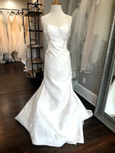 Load image into Gallery viewer, Lela Rose &#39;The Theater&#39; size 6 new wedding dress front view on mannequin
