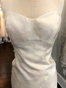 Lela Rose 'The Theater' size 6 new wedding dress front view close up on mannequin