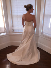 Load image into Gallery viewer, Romona Keveza &#39;Legends&#39; size 6 sample wedding dress back view on bride
