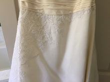 Load image into Gallery viewer, Christos &#39;73&#39; size 4 used wedding dress close up of lace
