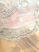 Load image into Gallery viewer, Ysa Makino &#39;253579&#39; size 8 used wedding dress close up of detail
