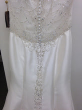 Load image into Gallery viewer, Mikado Couture &#39;206&#39; - MIKADO - Nearly Newlywed Bridal Boutique - 4
