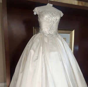 Pnina Tornai '4019' size 10 used wedding dress front view on mannequin
