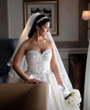 Load image into Gallery viewer, Pnina Tornai &#39;4019&#39; size 10 used wedding dress front view on bride
