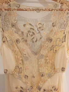 Clarie Pettibone 'Custom' size 6 used wedding dress view of detail