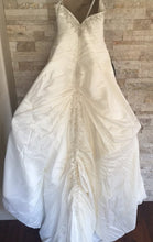 Load image into Gallery viewer, Allure Bridals &#39; 2078249&#39;
