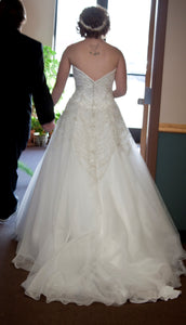 Allure '8377' size 8 used wedding dress back view on bride