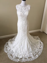 Load image into Gallery viewer, Allure Bridals &#39;C311&#39; size 8 new wedding dress front view on mannequin
