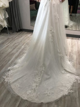 Load image into Gallery viewer, Rebecca Ingram &#39;Eleanor&#39; size 00 used wedding dress back view on bride
