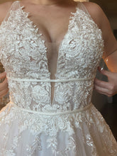 Load image into Gallery viewer, Mori Lee &#39;Angela&#39; 5879
