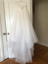 Load image into Gallery viewer, Lace &amp; Liberty &#39;Lace and Tulle A-Line Wedding Dress&#39; 3419
