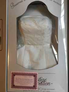 Monique Lhuillier 'Sophisticated' size 6 used wedding dress in box