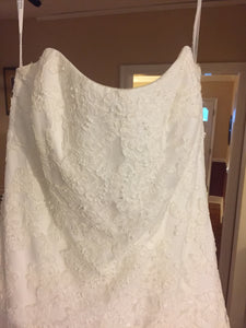 David's Bridal 'Strapless' size 14 new wedding dress front view close up on hanger