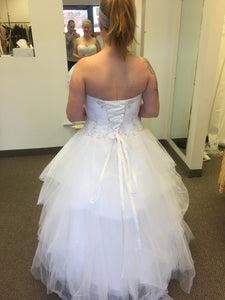 David's Bridal 'Jewel Strapless' size 12 new wedding dress back view on bride