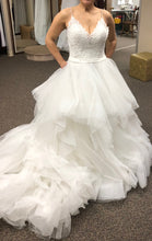 Load image into Gallery viewer, Allure Bridals &#39;9450&#39; size 10 new wedding dress front view on bride
