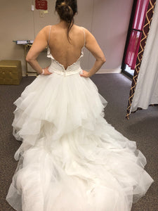 Allure Bridals '9450' size 10 new wedding dress back view on bride