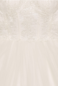 David's Bridal 'Tulle Lace' size 18 new wedding dress close up of fabric