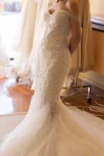 Load image into Gallery viewer, Custom &#39;Blinova Bridal&#39; size 8 new wedding dress side view on bride
