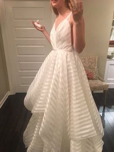 Hayley Paige 'Decklyn' size 6 used wedding dress side view on bride