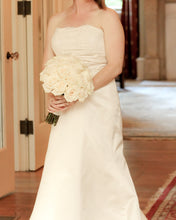 Load image into Gallery viewer, Monique Lhuillier &#39;Opera&#39; size 6 used wedding dress front view on bride
