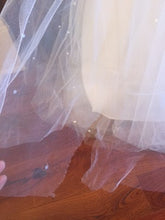 Load image into Gallery viewer, Mori Lee &#39;Madeline Garnder&#39; size 8 used wedding dress view of tulle
