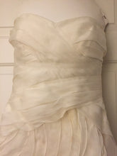 Load image into Gallery viewer, Monique Lhuillier &#39;Spring 2011&#39; - Monique Lhuillier - Nearly Newlywed Bridal Boutique - 3
