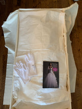 Load image into Gallery viewer, Marchesa &#39;Custom&#39; size 2 used wedding dress view of photo
